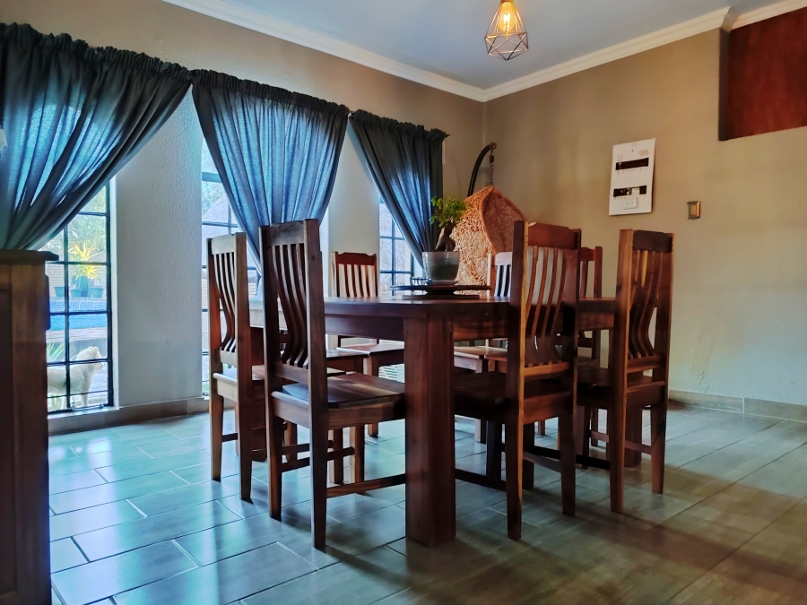 5 Bedroom Property for Sale in Doringkruin North West